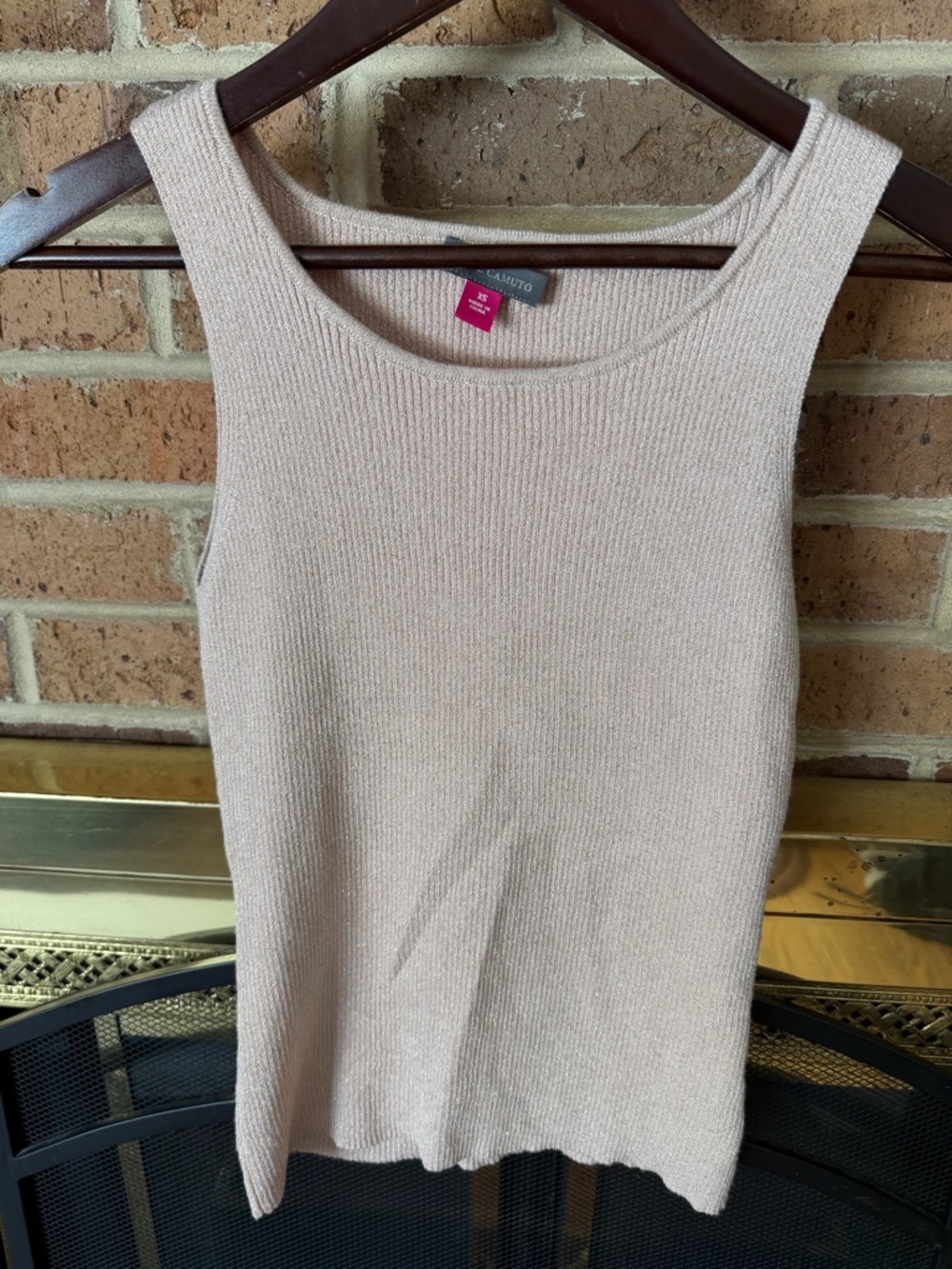 LADIES XS VINCE CAMUTO CREAM TAN TANK TOP SWEATER